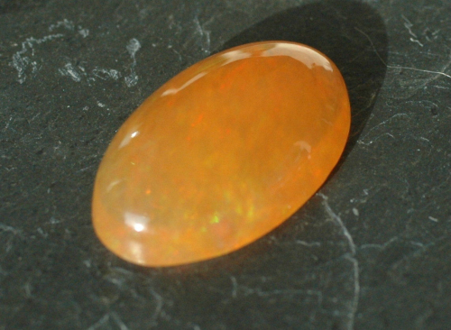 Feuer-Opal cab. Oval Top Qualität mit Schimmer